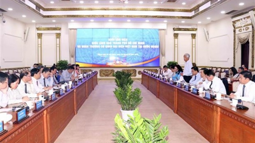 HCM City leader meets heads of representative agencies abroad